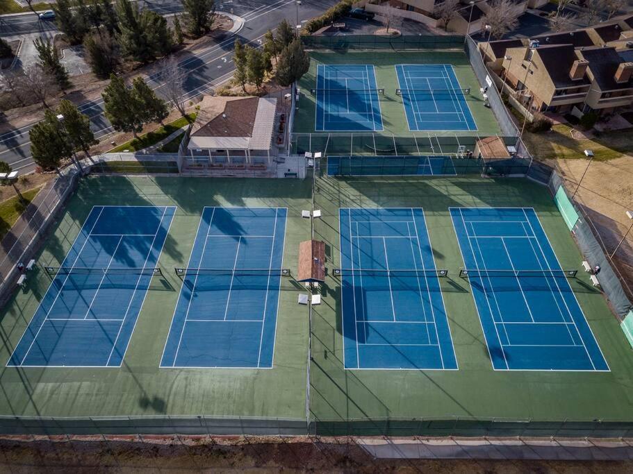 Villa 18 - 4 Bedroom! Year Round Heated Pool & Hot Tub! Games! Golf! Tennis! St. George Kültér fotó